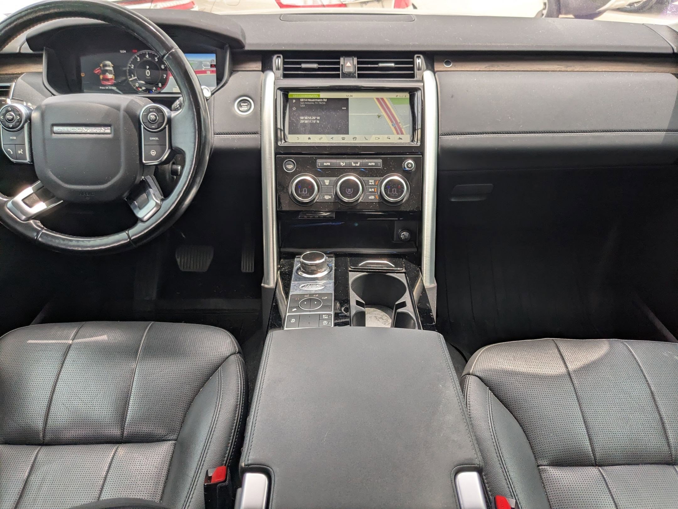 Used 2018 Land Rover Discovery HSE AWD/4WD image 23