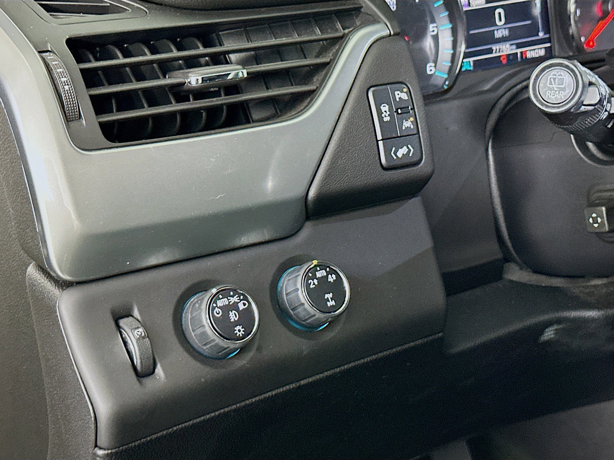 Used 2016 Chevrolet Suburban LTZ AWD/4WD image 17