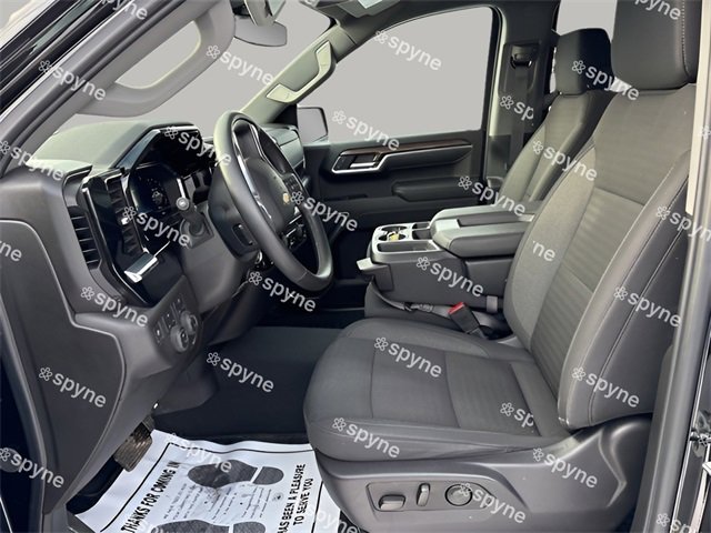 Used 2025 Chevrolet Silverado 1500 LT image 7