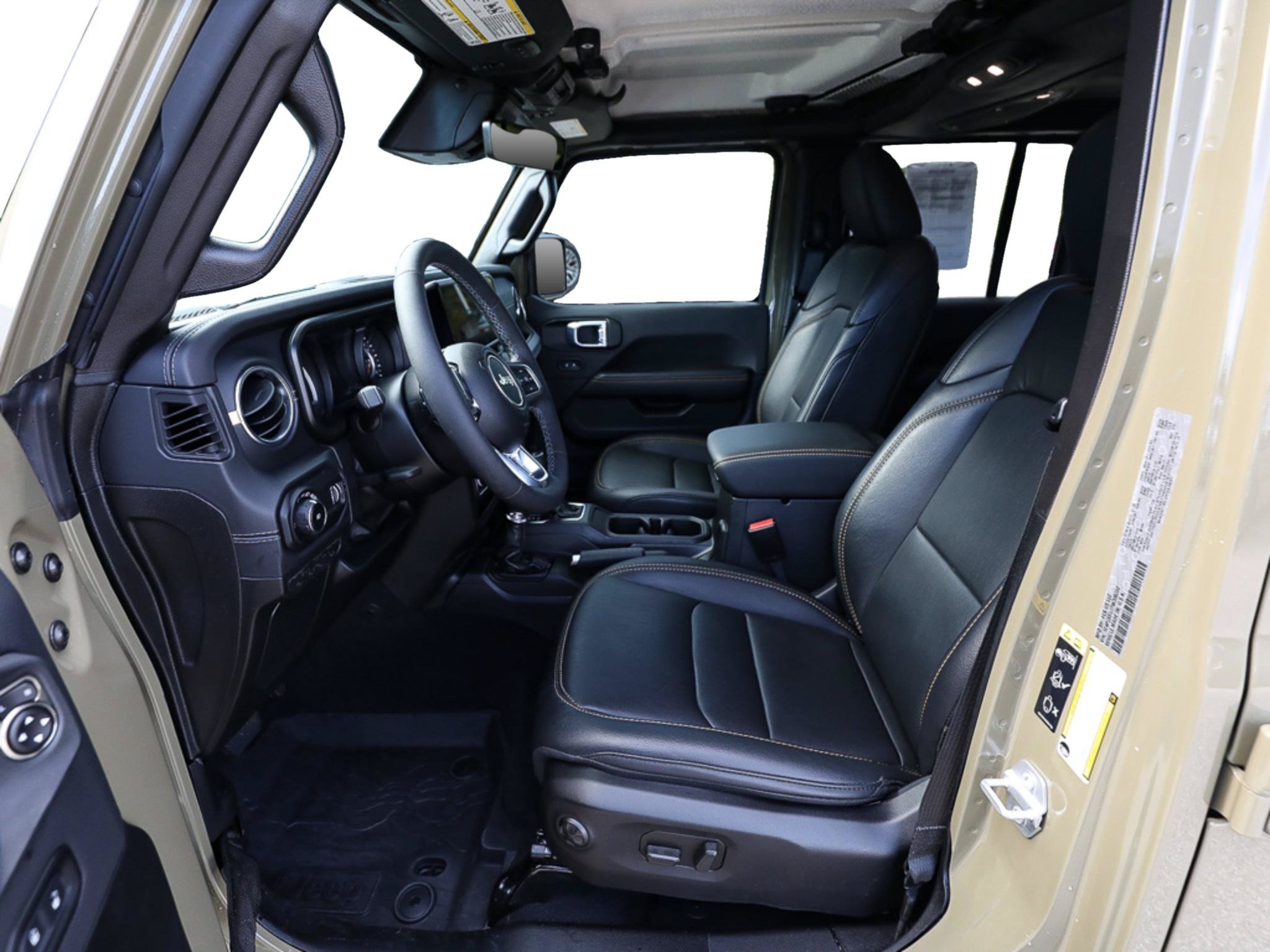 Used 2026 Jeep Wrangler Unlimited Sahara AWD/4WD image 12