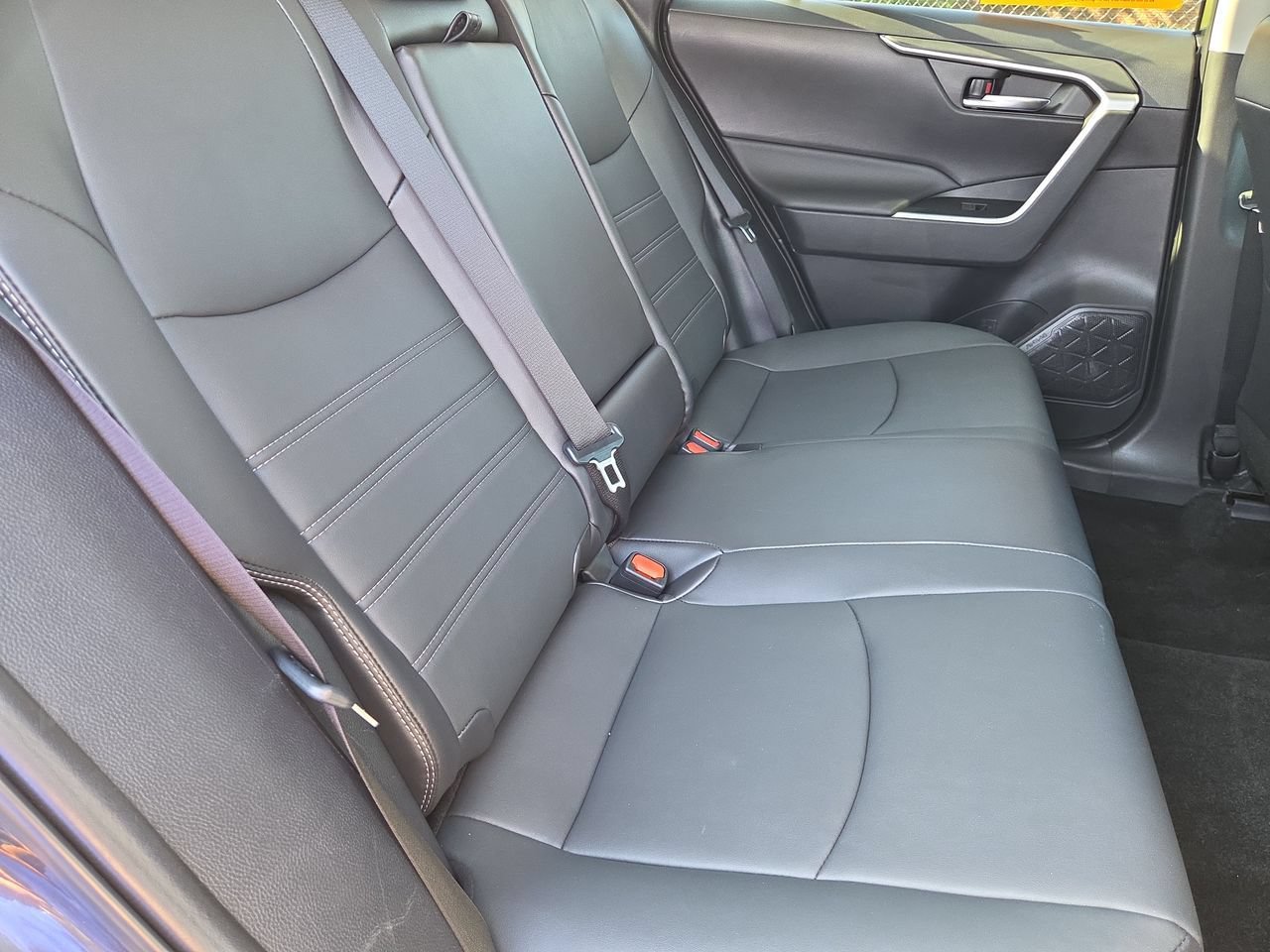 Used 2022 Toyota RAV4 XLE Premium FWD image 20