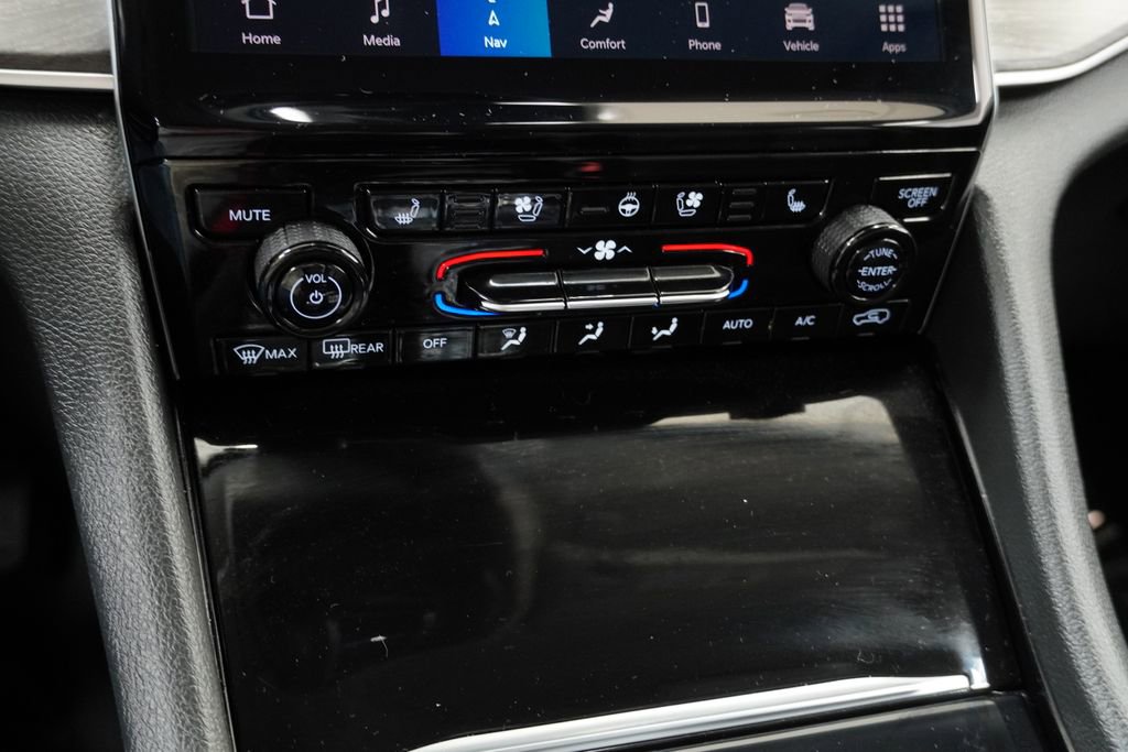 Certified 2023 Jeep Grand Cherokee Limited w/ Luxury Tech Group II AWD/4WD image 35