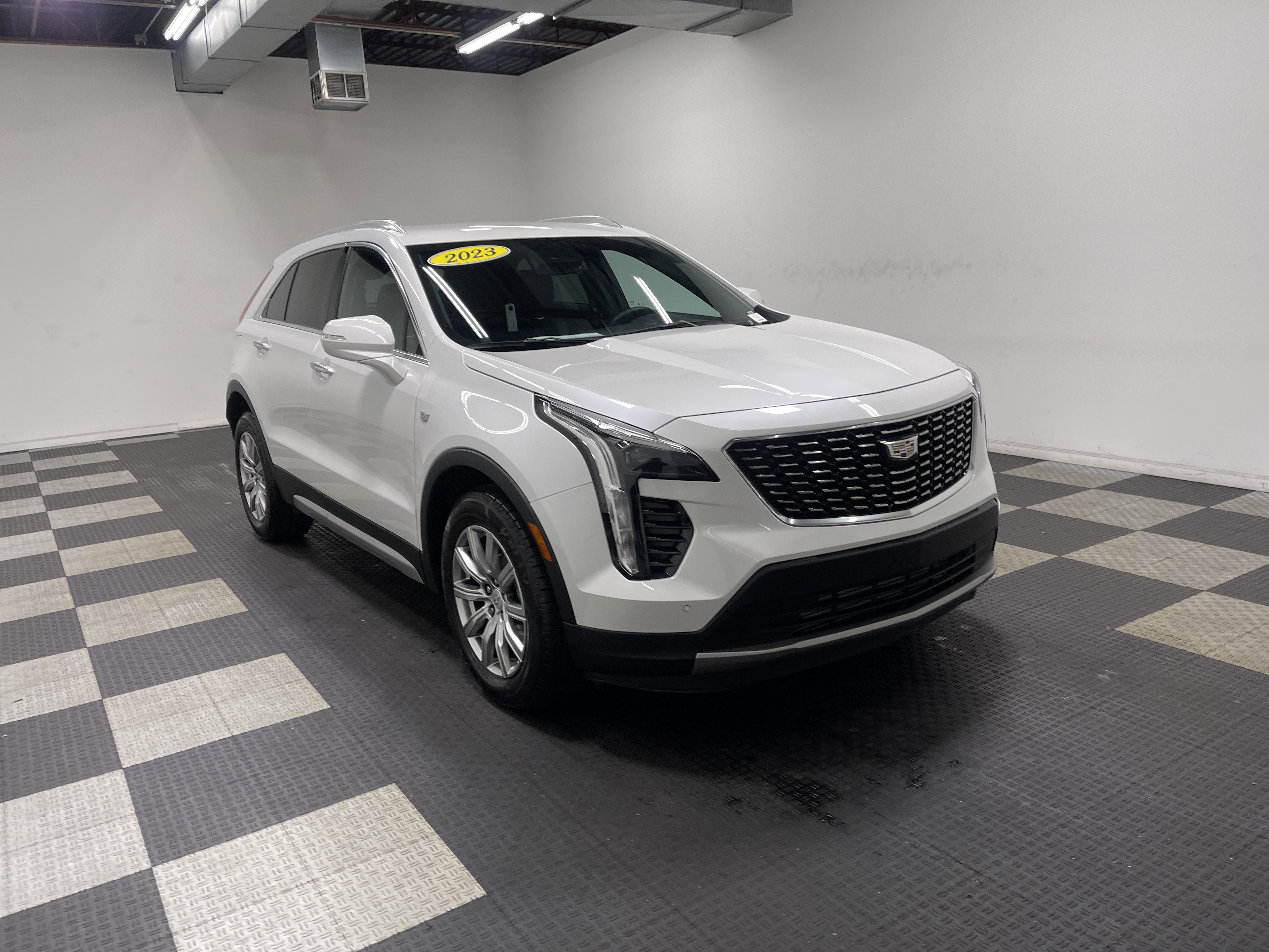 Used 2023 Cadillac XT4 Premium Luxury image 6
