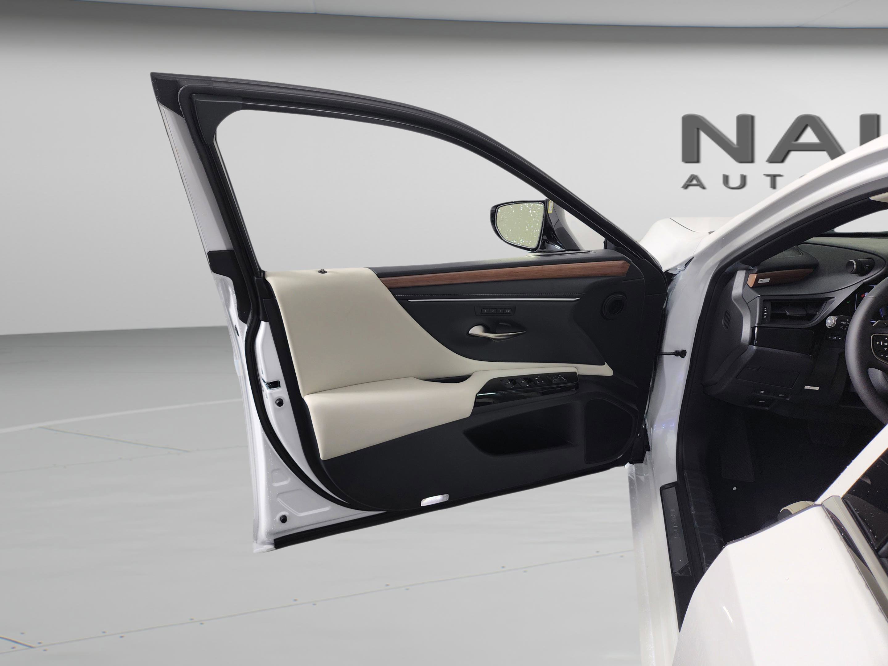 New 2025 Lexus ES 300h w/ Premium Package image 9