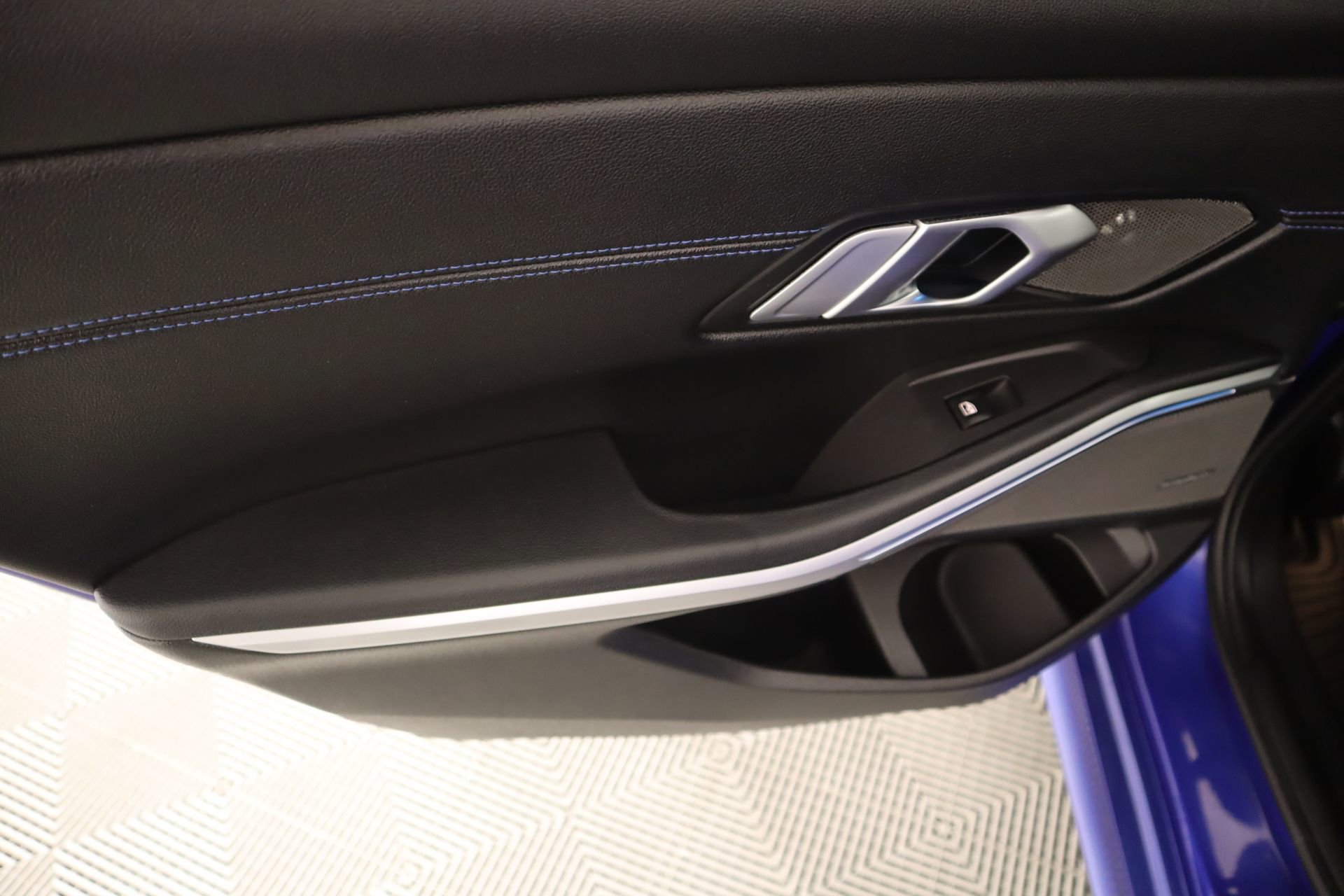 Used 2023 BMW 330i xDrive Sedan w/ M Sport Package image 17