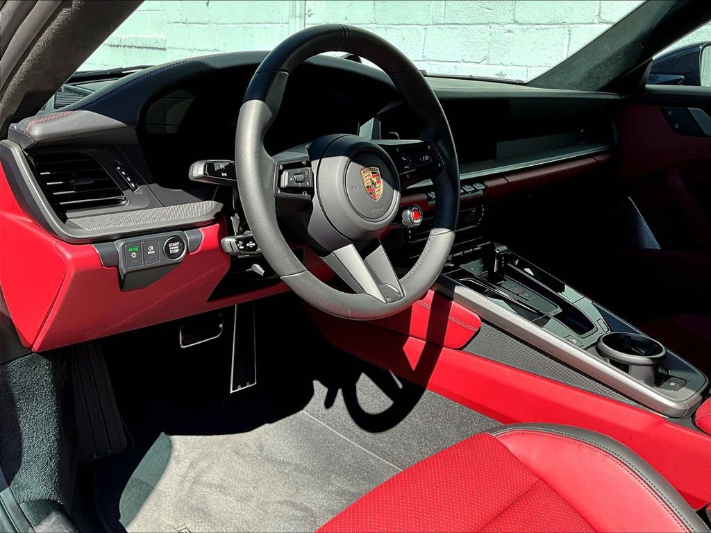 Certified 2025 Porsche 911 Carrera image 4