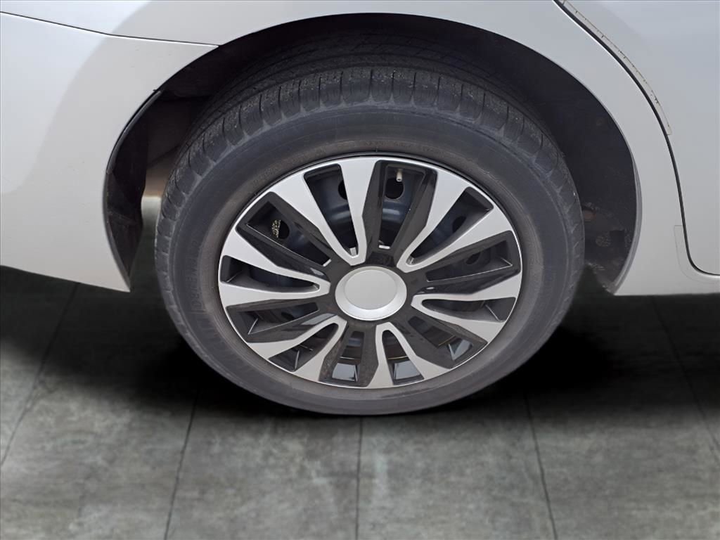 Used 2016 Toyota Corolla LE image 7