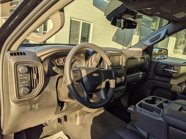 Used 2022 Chevrolet Silverado 1500 Custom AWD/4WD image 10