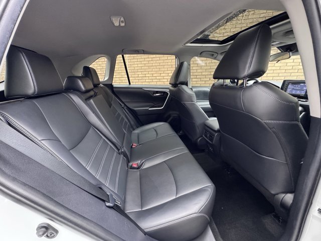 Used 2021 Toyota RAV4 XLE Premium image 13