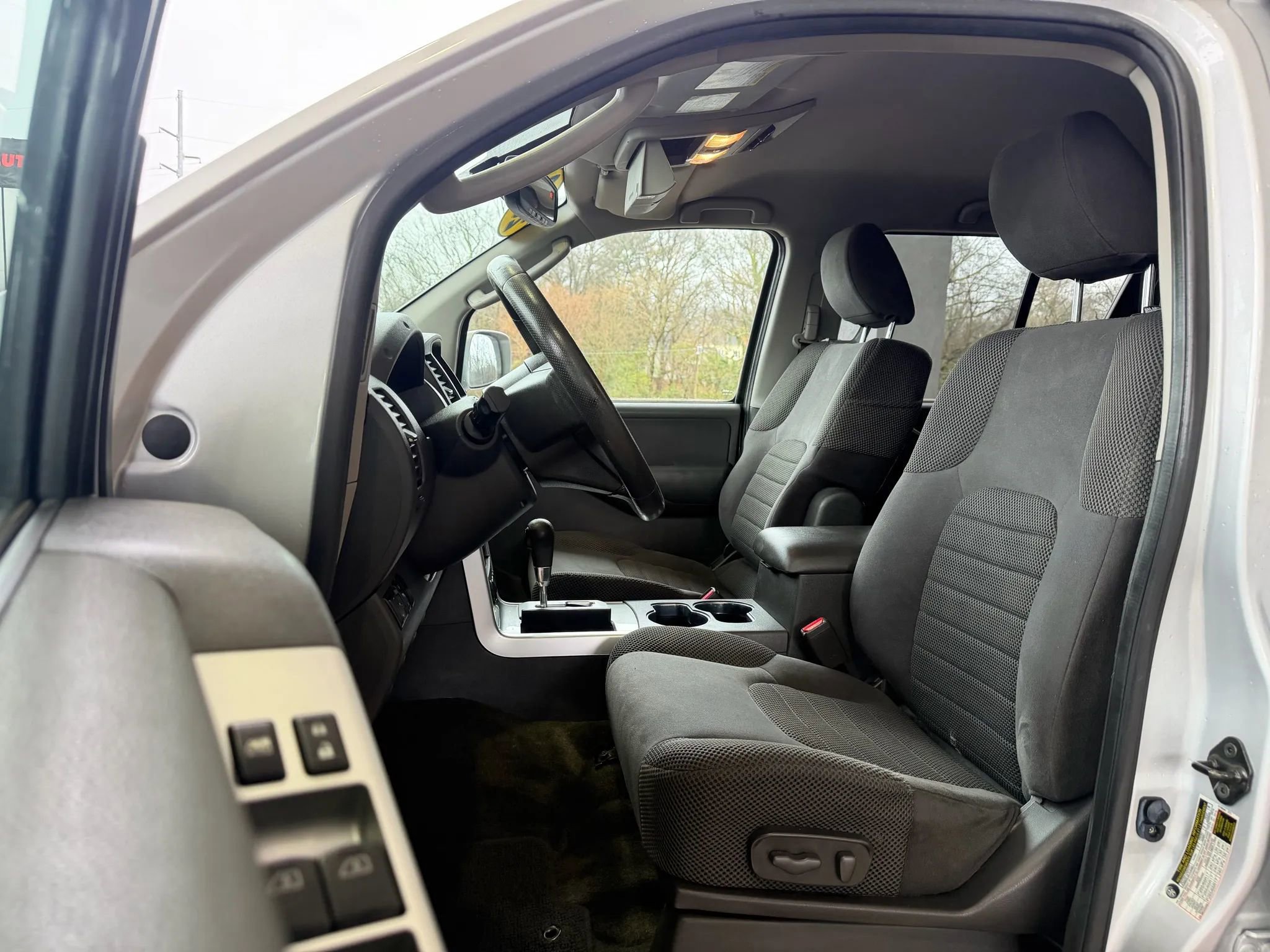 Used 2012 Nissan Pathfinder SV image 8