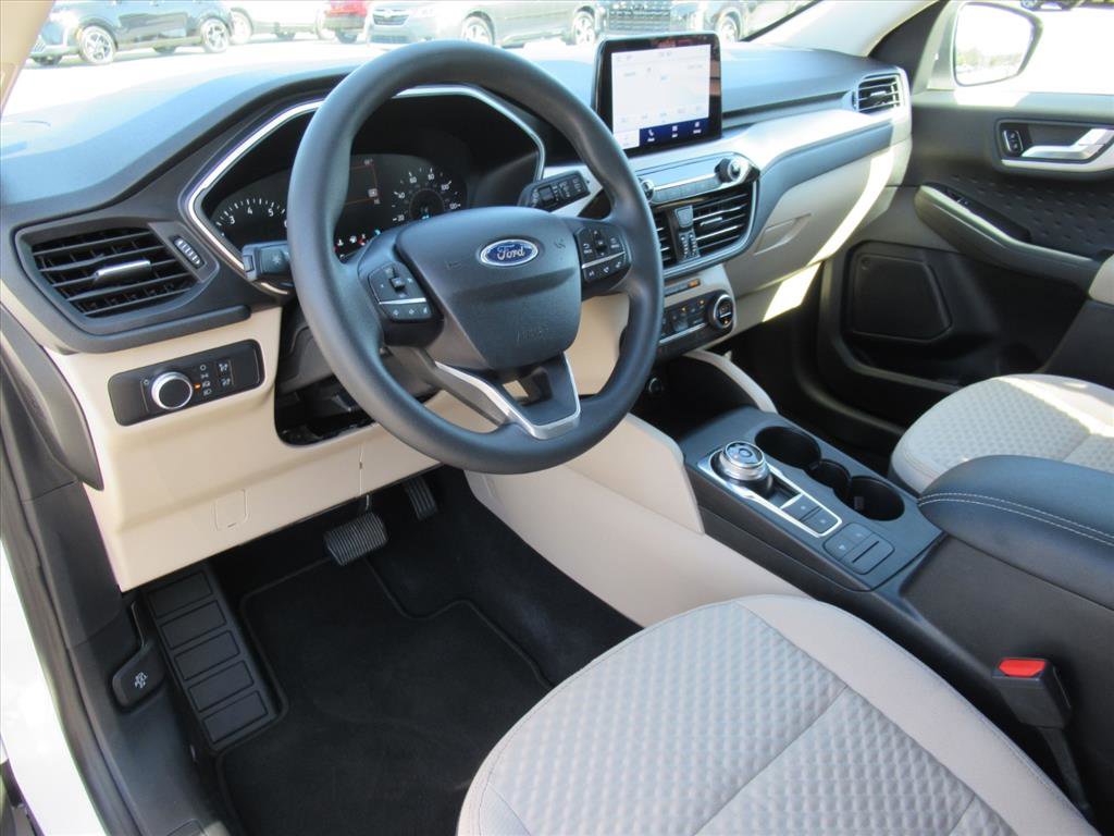Used 2020 Ford Escape SE image 15