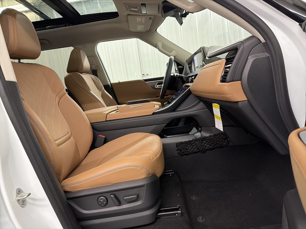 Certified 2026 INFINITI QX80 Luxe w/ Exterior Package AWD/4WD image 36