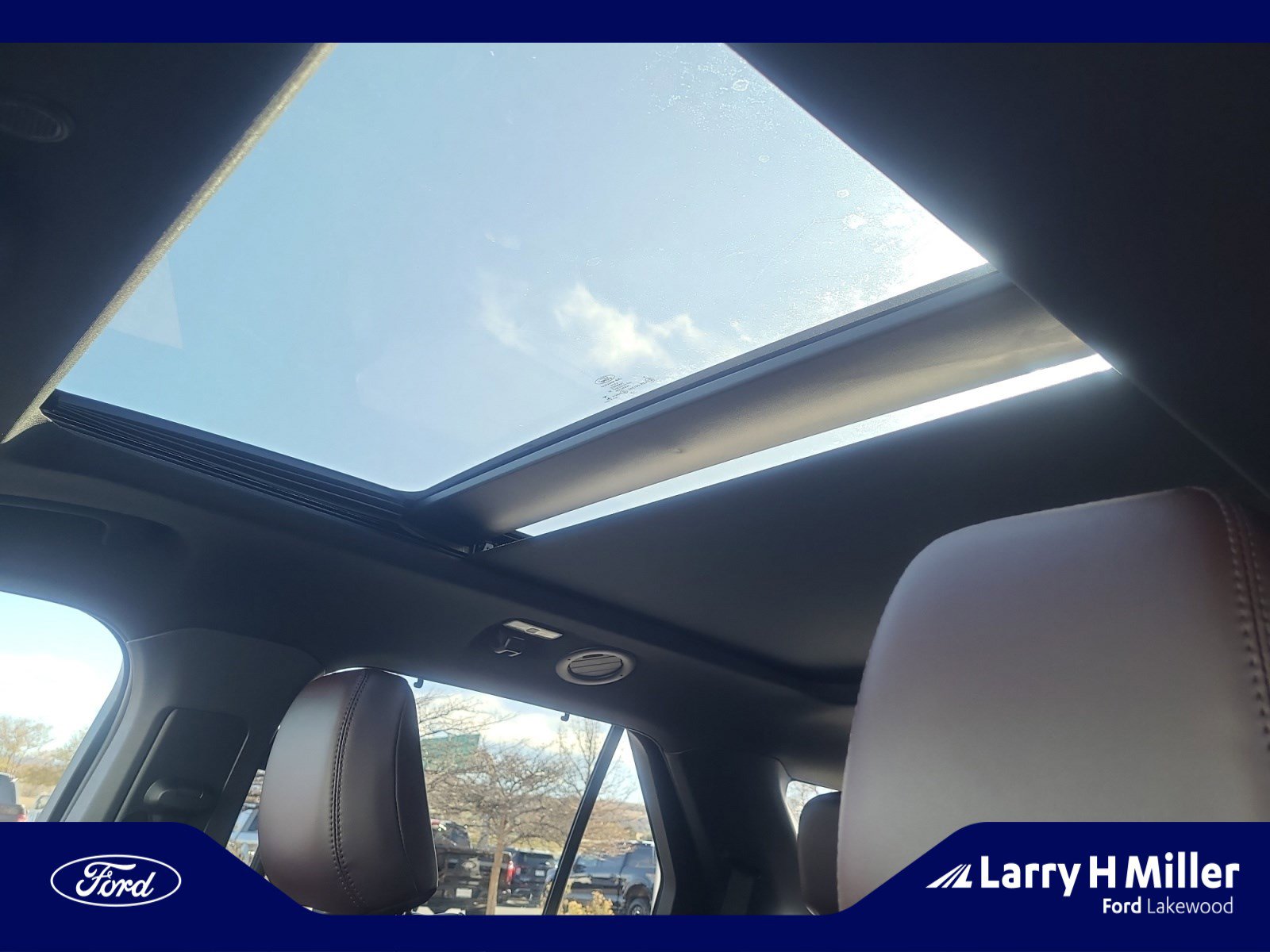 Used 2022 Ford Explorer Platinum w/ Equipment Group 601A image 32