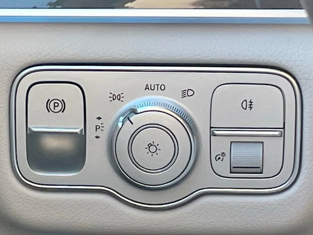 Certified 2022 Mercedes-Benz GLS 450 4MATIC image 37