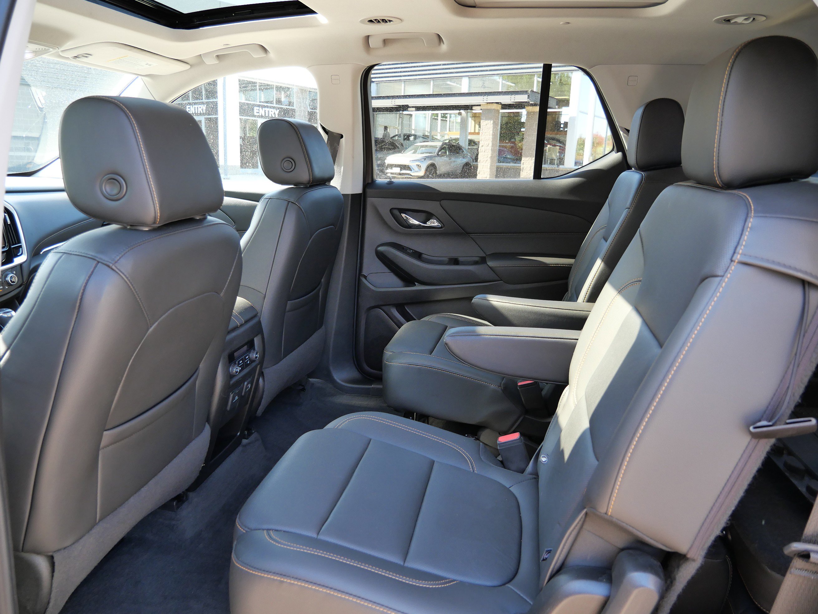 Used 2019 Chevrolet Traverse Premier w/ Redline Edition image 13