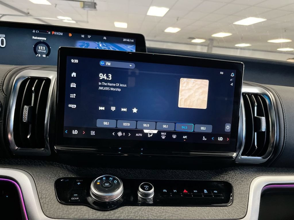 Used 2025 Ford Expedition Tremor AWD/4WD image 19