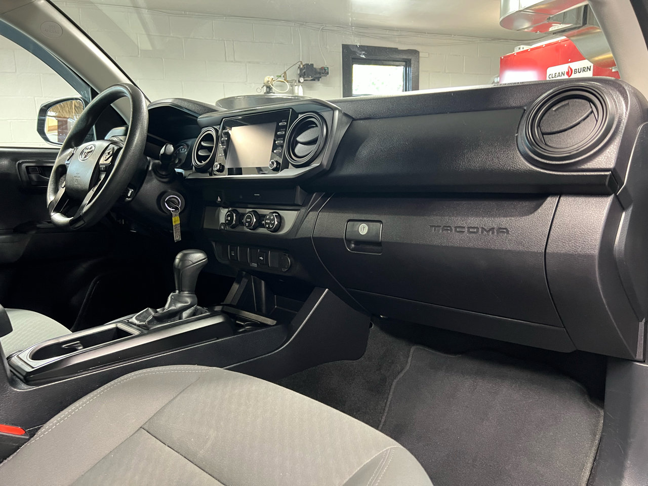 Used 2020 Toyota Tacoma SR image 17