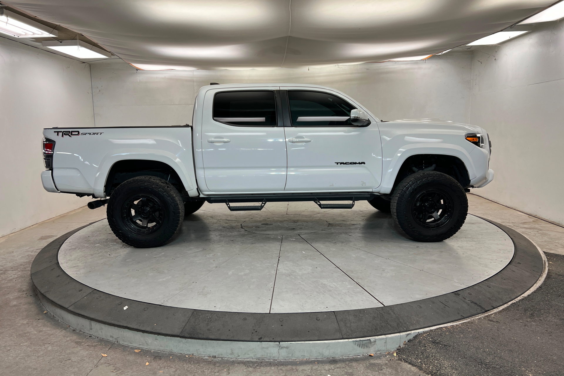 Used 2021 Toyota Tacoma TRD Sport w/ Technology Package image 7