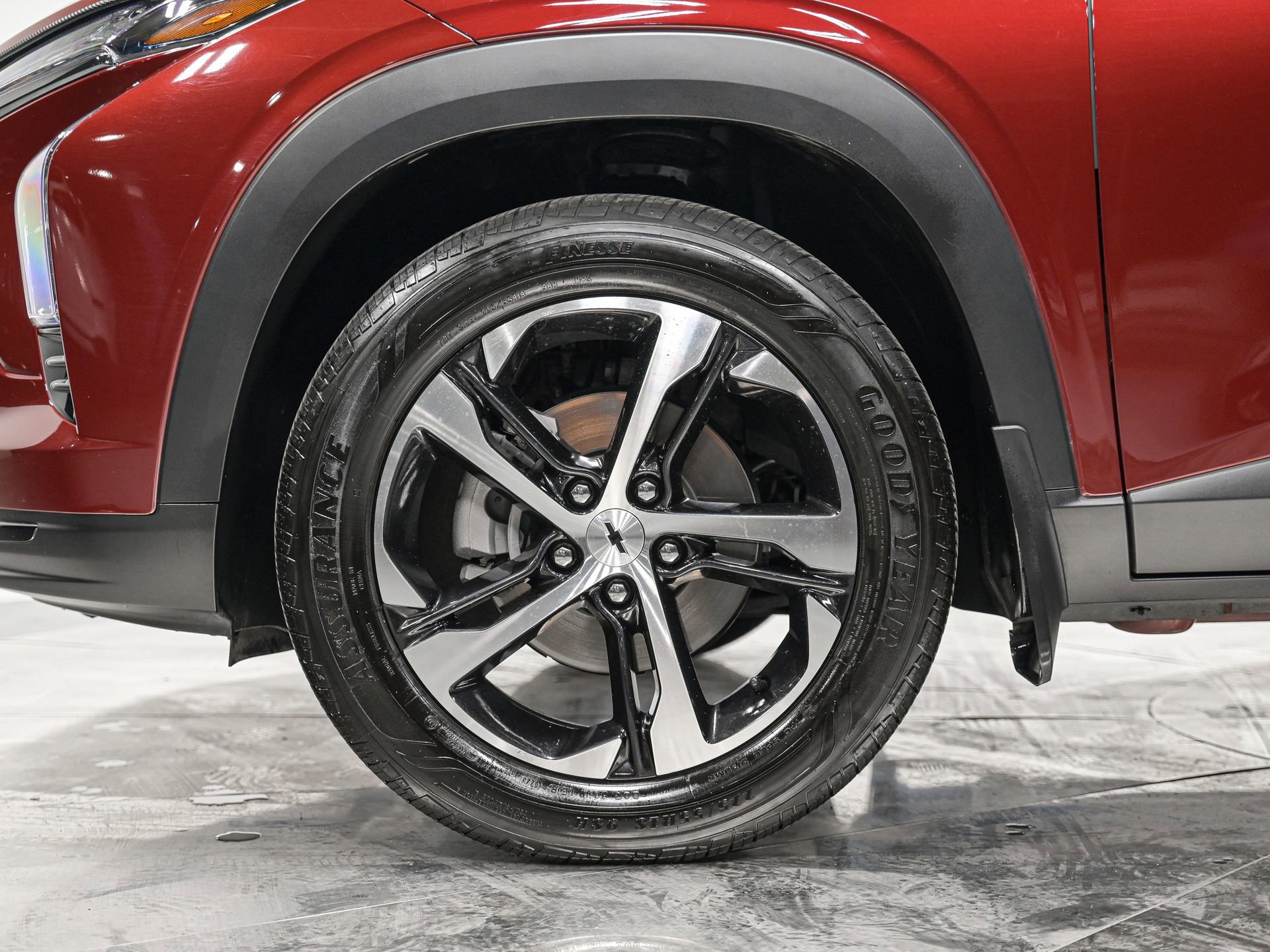 Used 2024 Chevrolet Trax RS w/ Driver Confidence Package image 3