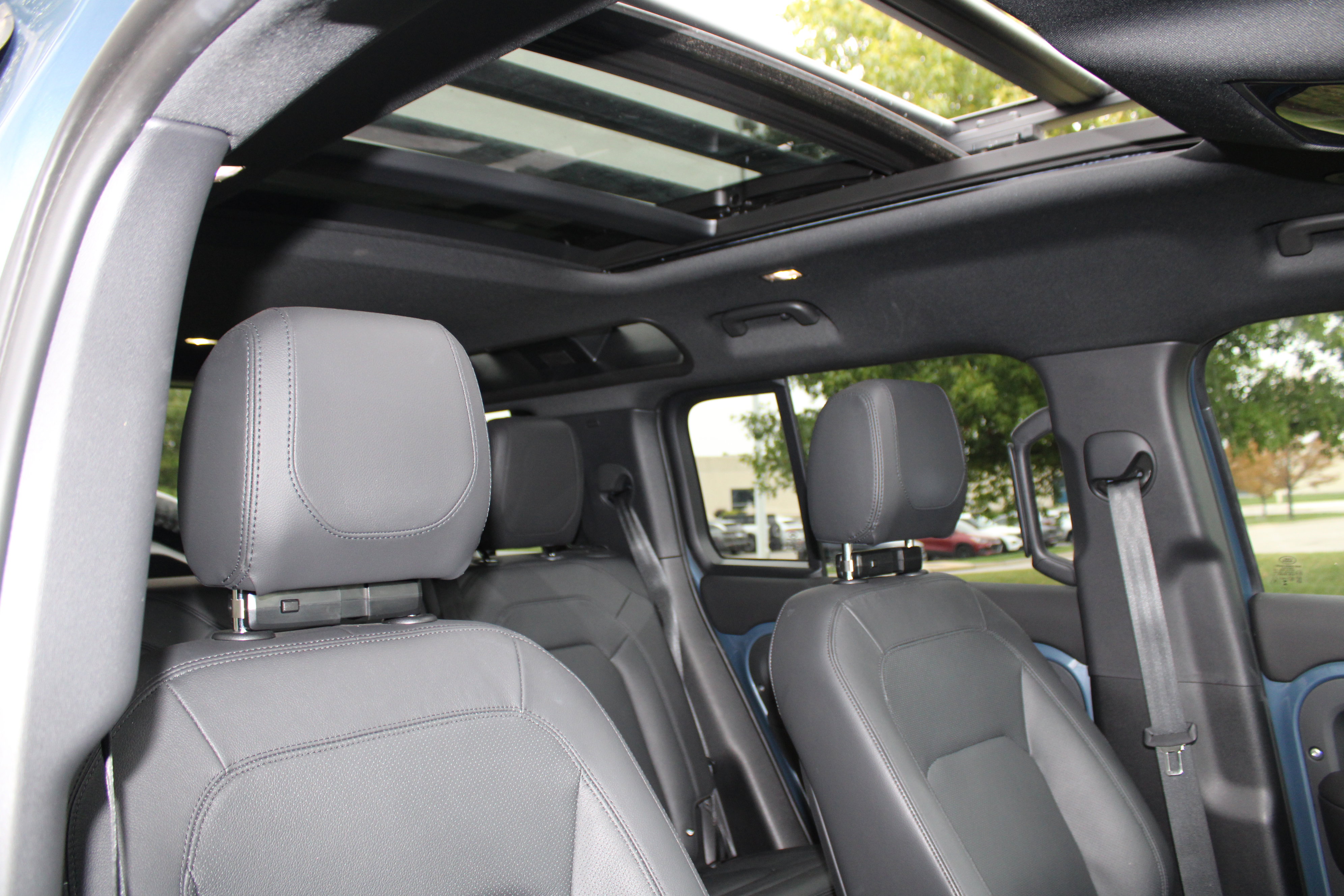 Used 2024 Land Rover Defender 110 S image 49