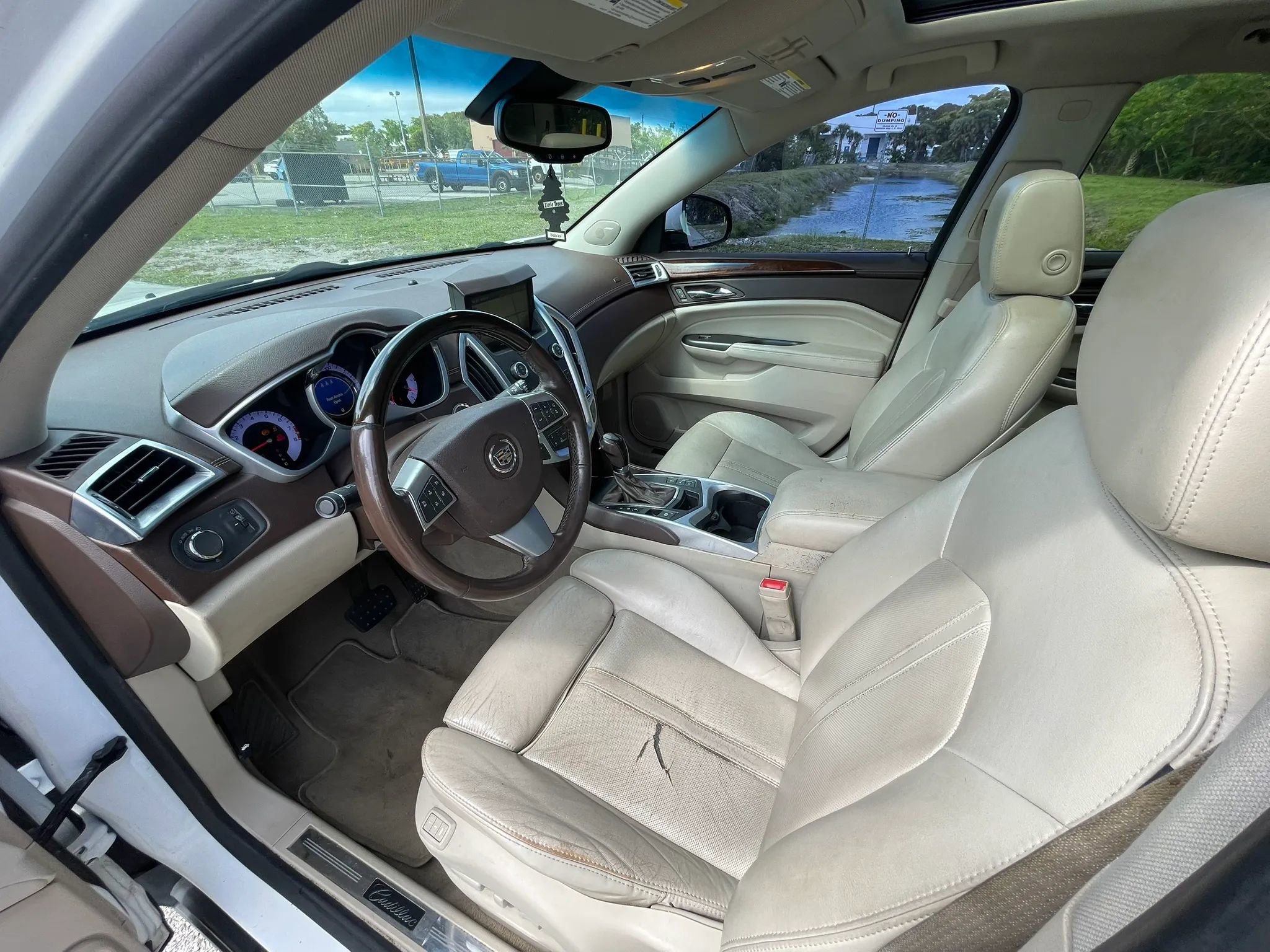 Used 2012 Cadillac SRX Luxury image 20