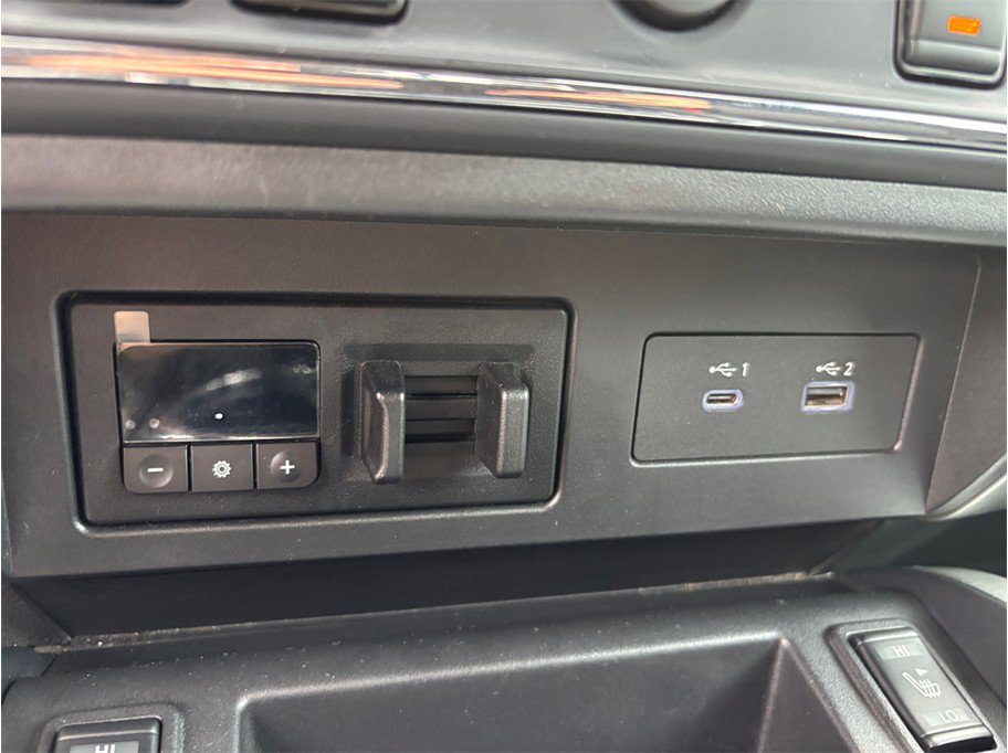 Used 2021 Nissan Titan SV w/ SV Convenience Package AWD/4WD image 34