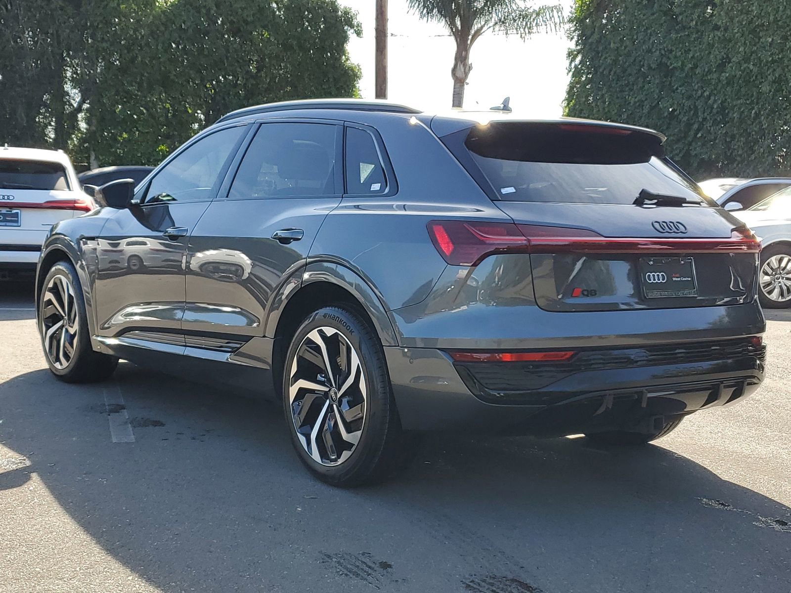 Used 2024 Audi Q8 e-tron Prestige w/ Prestige Package image 3