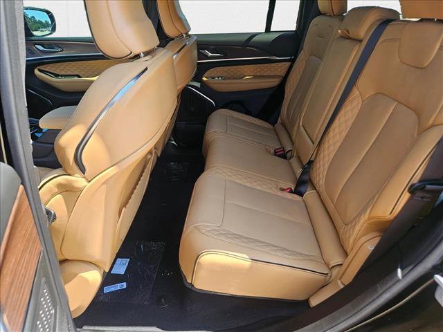 New 2025 Jeep Grand Cherokee Summit w/ High Altitude Package image 16