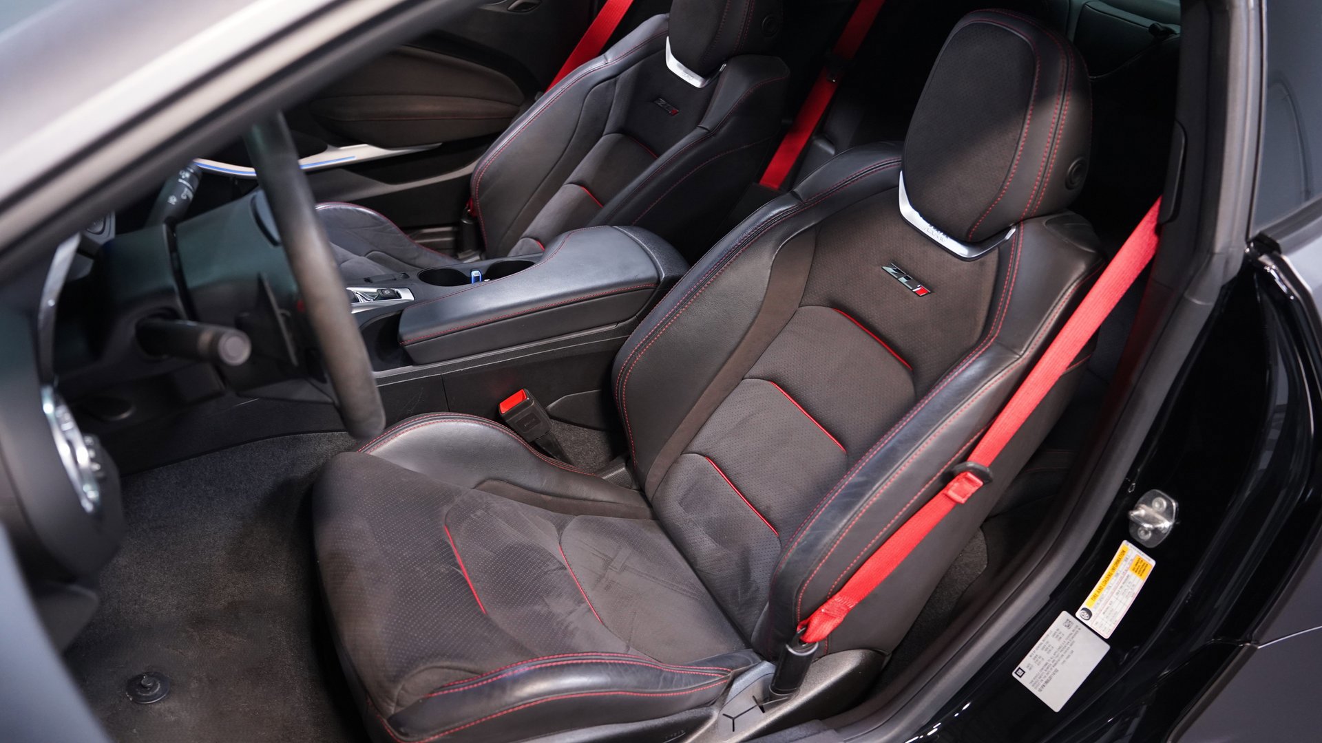 Used 2018 Chevrolet Camaro ZL1 RWD image 35