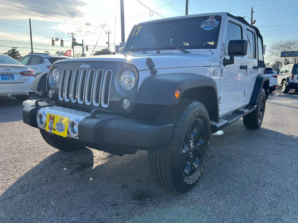 Used 2017 Jeep Wrangler Unlimited Sahara w/ Connectivity Group image 7