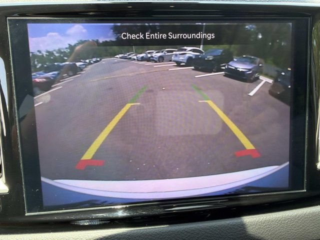Used 2024 Chrysler Pacifica Touring-L FWD image 28