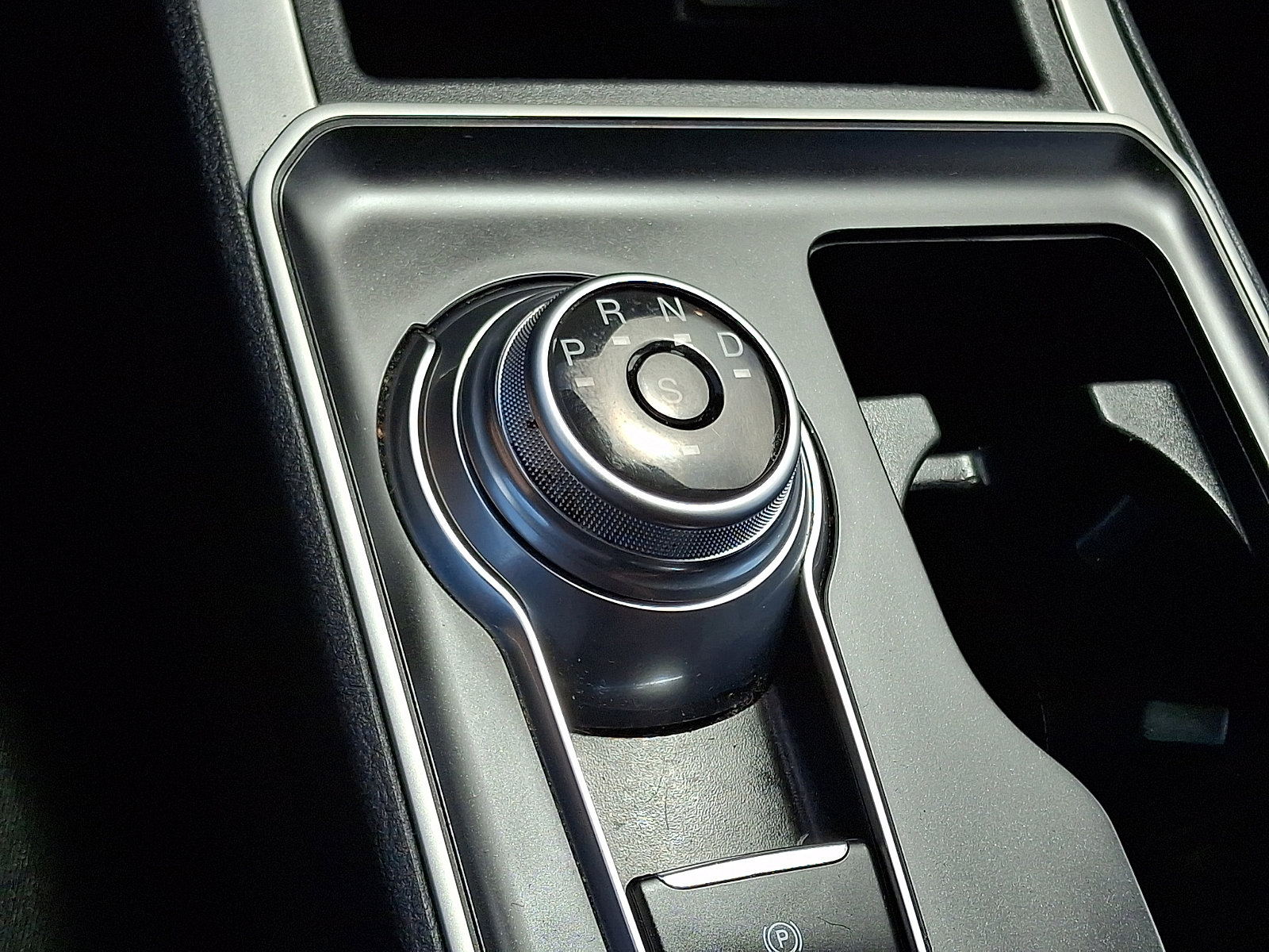 Used 2024 Ford Edge SE w/ Black Appearance Package image 14