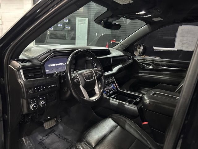 Used 2023 GMC Yukon Denali w/ Advanced Technology Package AWD/4WD image 11