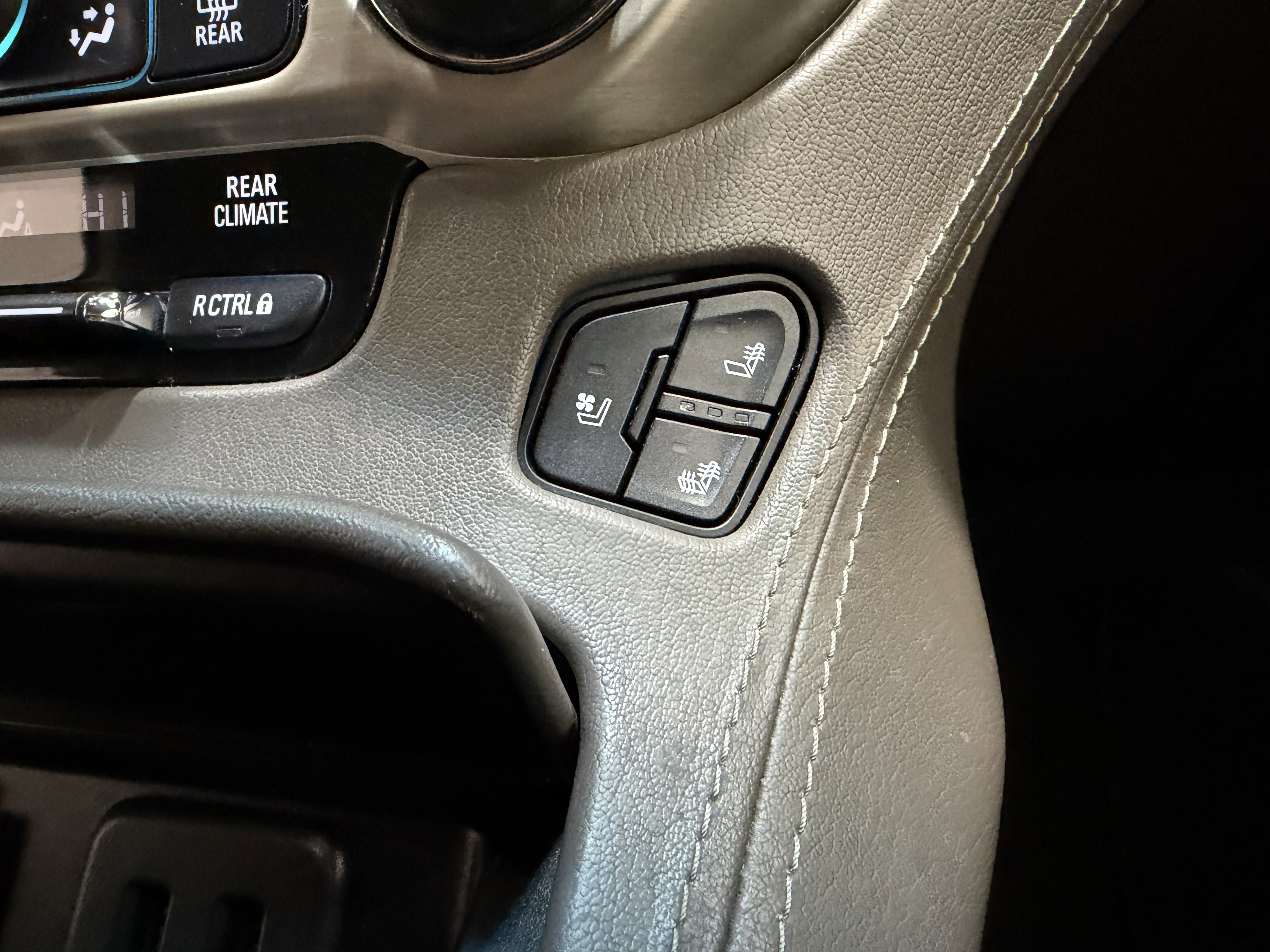 Used 2019 GMC Yukon Denali image 21