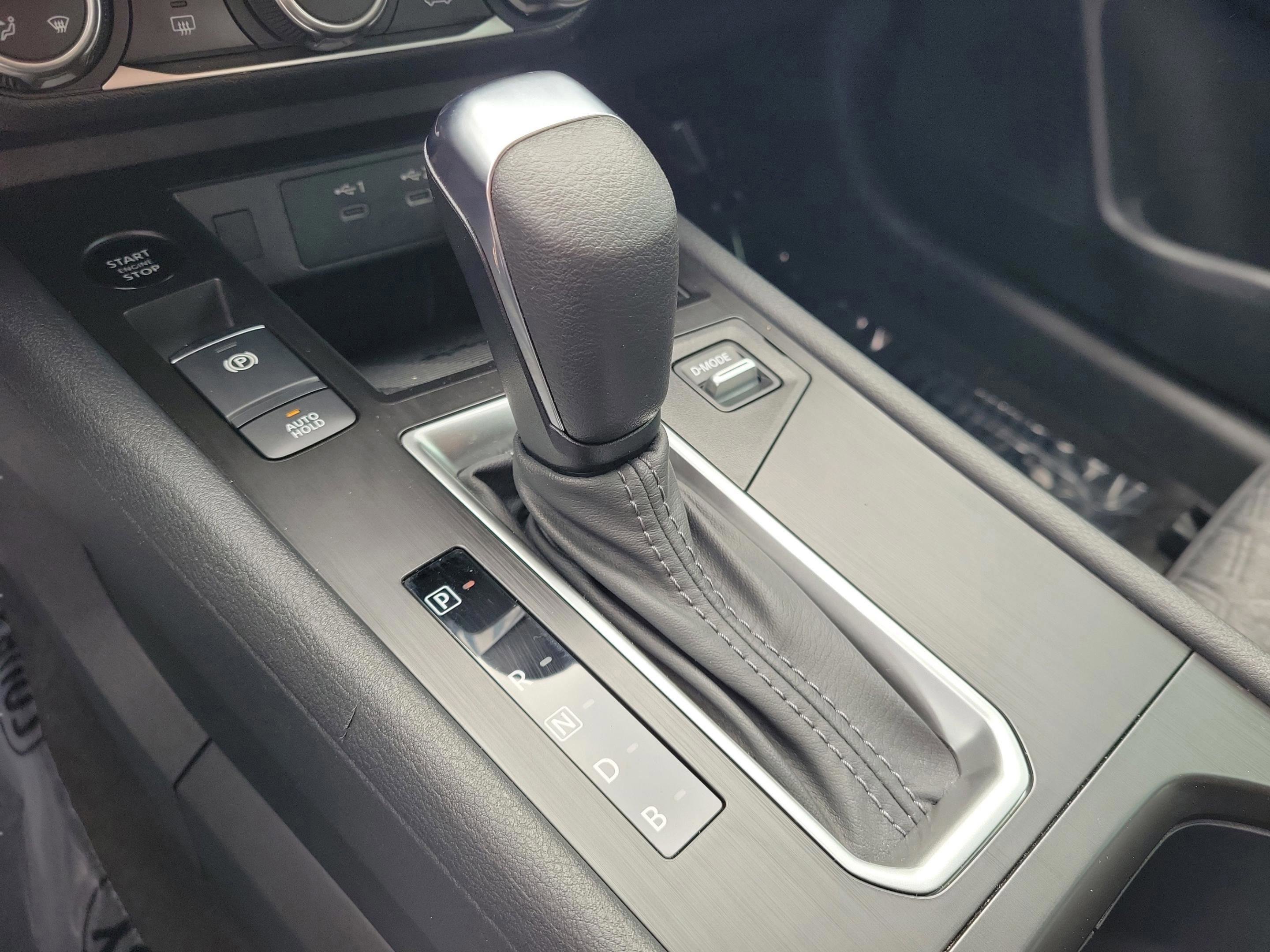 Certified 2025 Nissan Kicks SV image 12