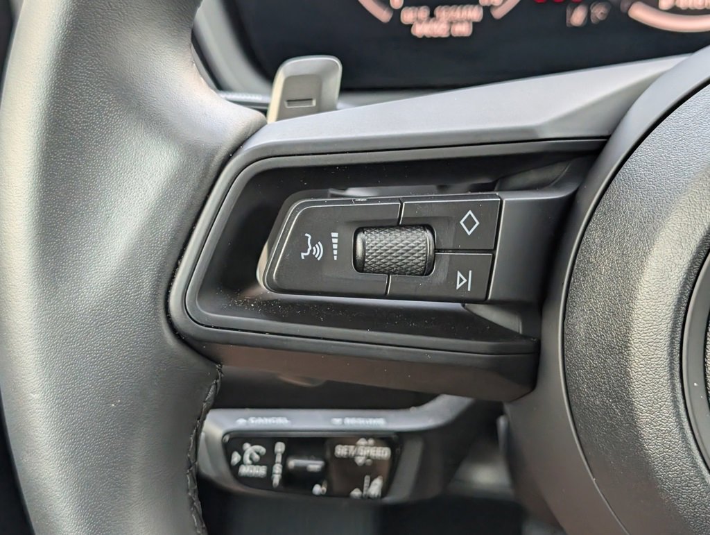 Certified 2025 Porsche Cayenne image 22