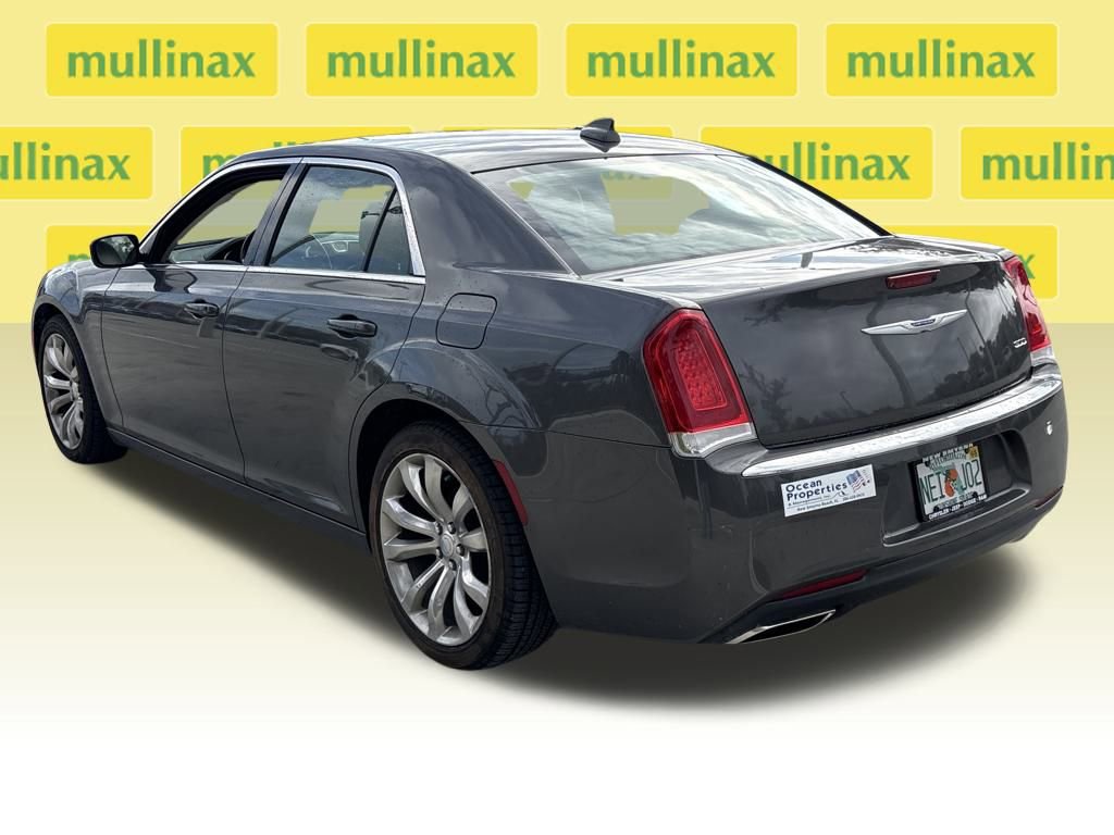 Used 2019 Chrysler 300 Touring L w/ Quick Order Package 22F image 10