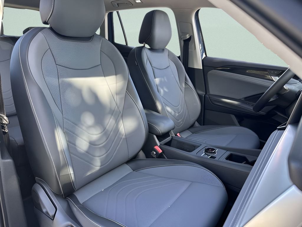 New 2026 Volkswagen Tiguan SE image 26