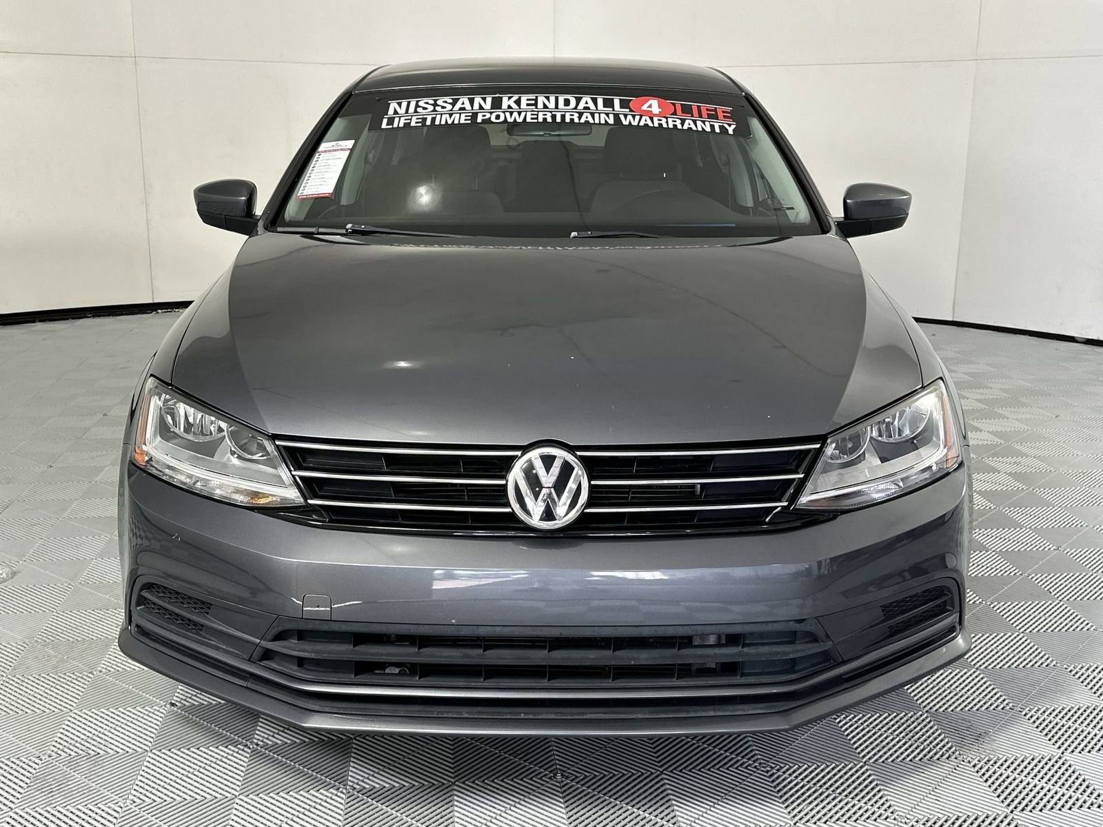 Used 2017 Volkswagen Jetta S image 3