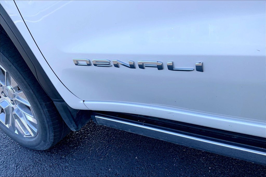 Used 2022 GMC Sierra 1500 Denali w/ Denali Premium Package AWD/4WD image 4