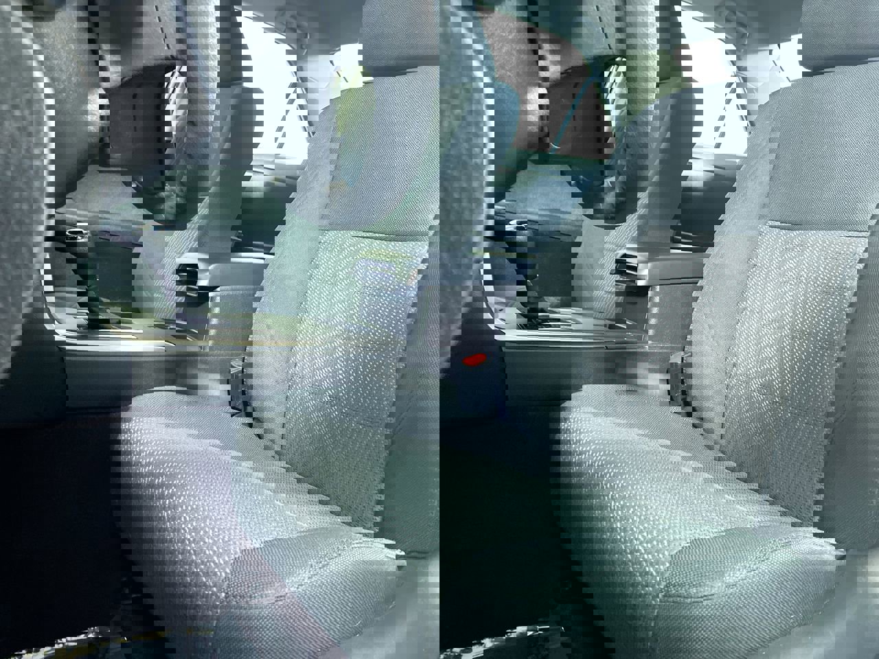 Used 2015 Toyota Camry LE image 16