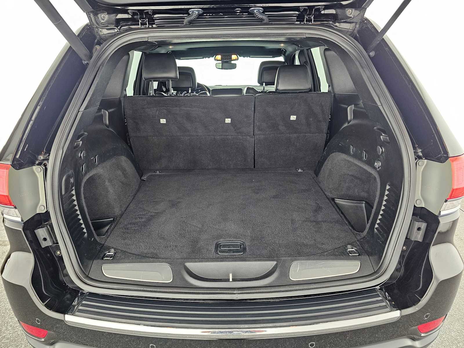 Used 2019 Jeep Grand Cherokee Limited image 14