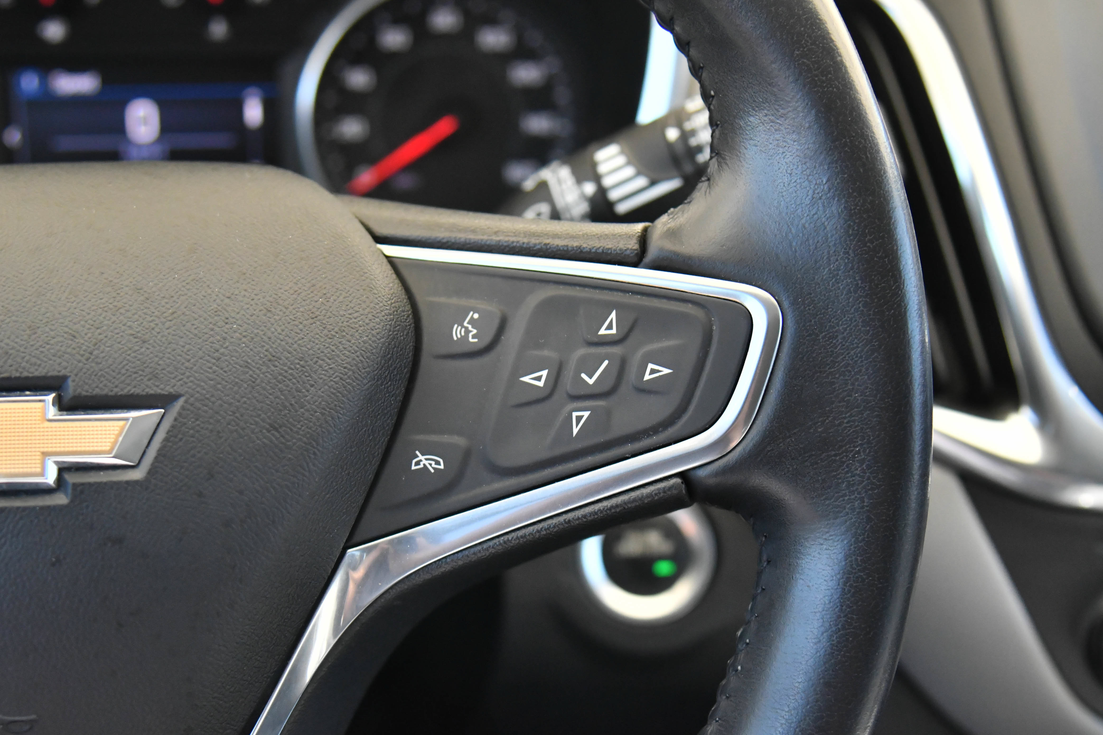 Used 2019 Chevrolet Equinox LT FWD image 28