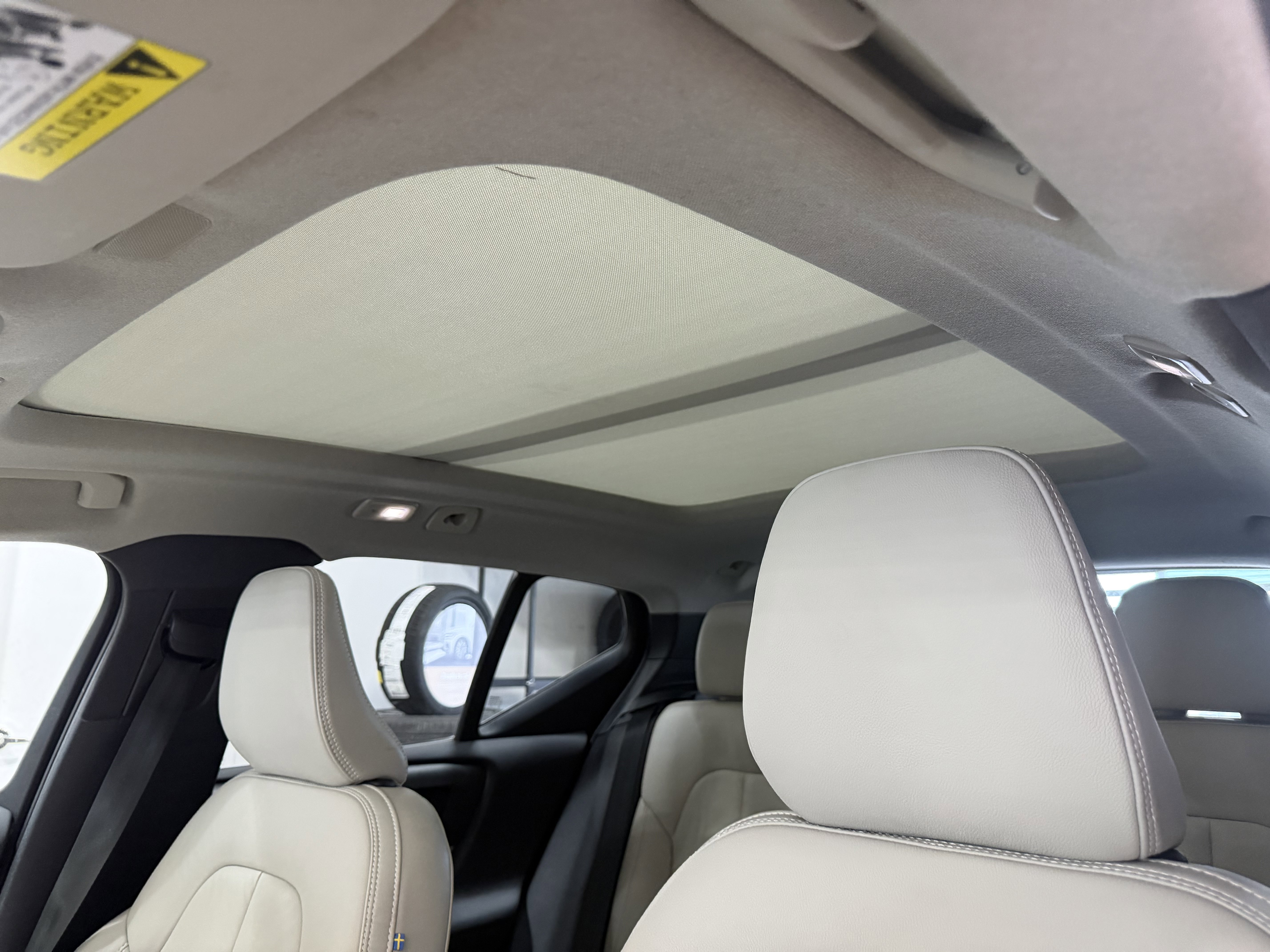 Used 2023 Volvo XC40 B4 Ultimate FWD image 21