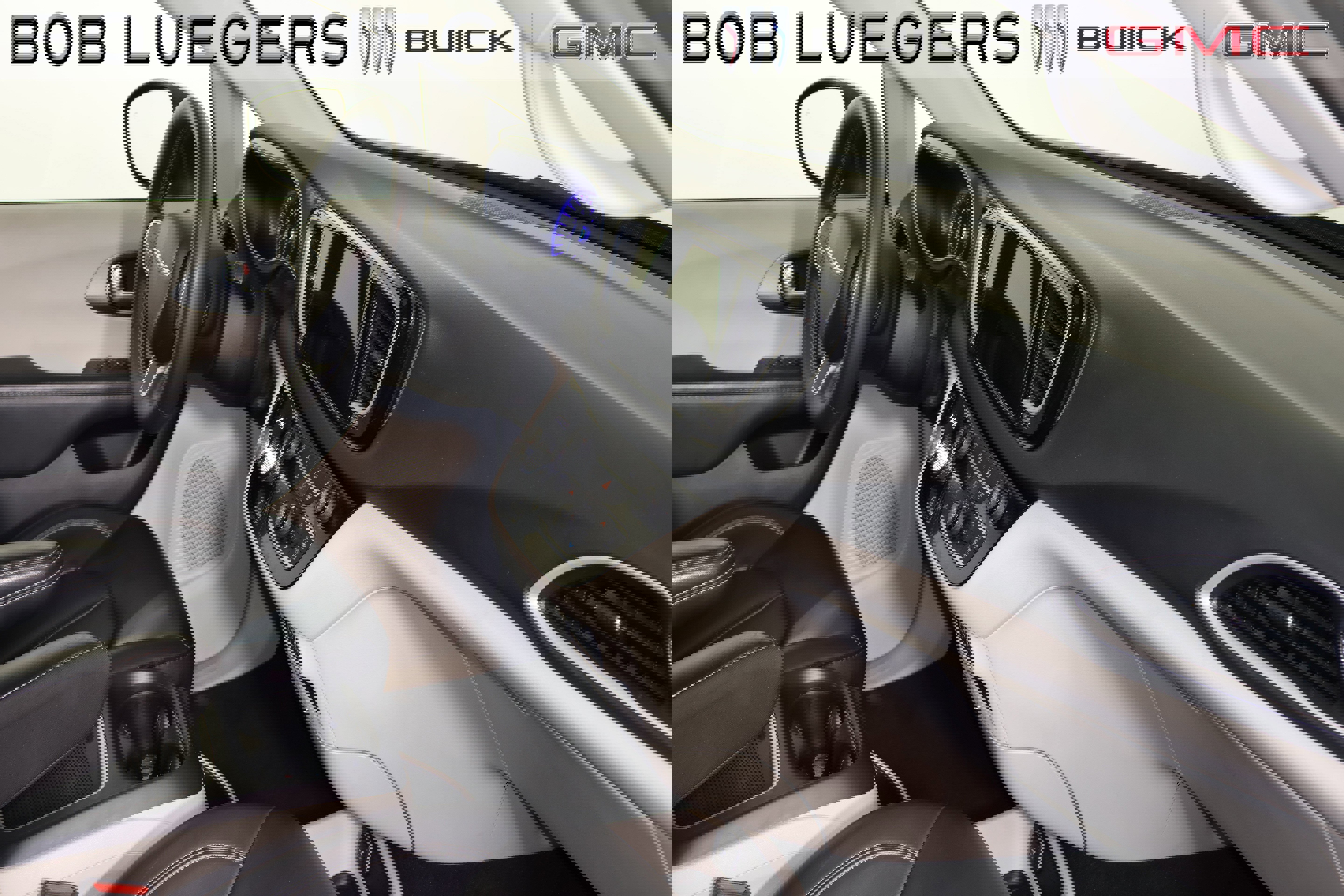 Used 2023 Chrysler Pacifica Touring-L image 17