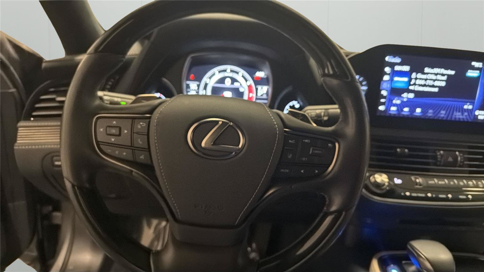 Used 2021 Lexus LS 500 w/ Interior Upgrade Package RWD image 22
