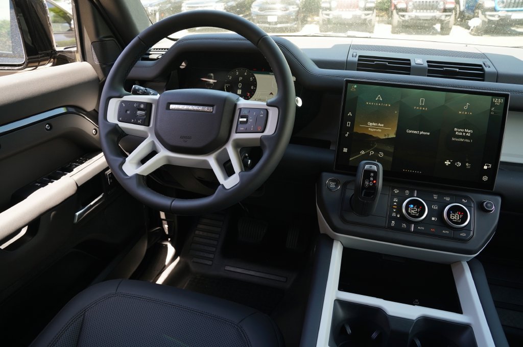 New 2026 Land Rover Defender 110 X-Dynamic SE AWD/4WD image 15