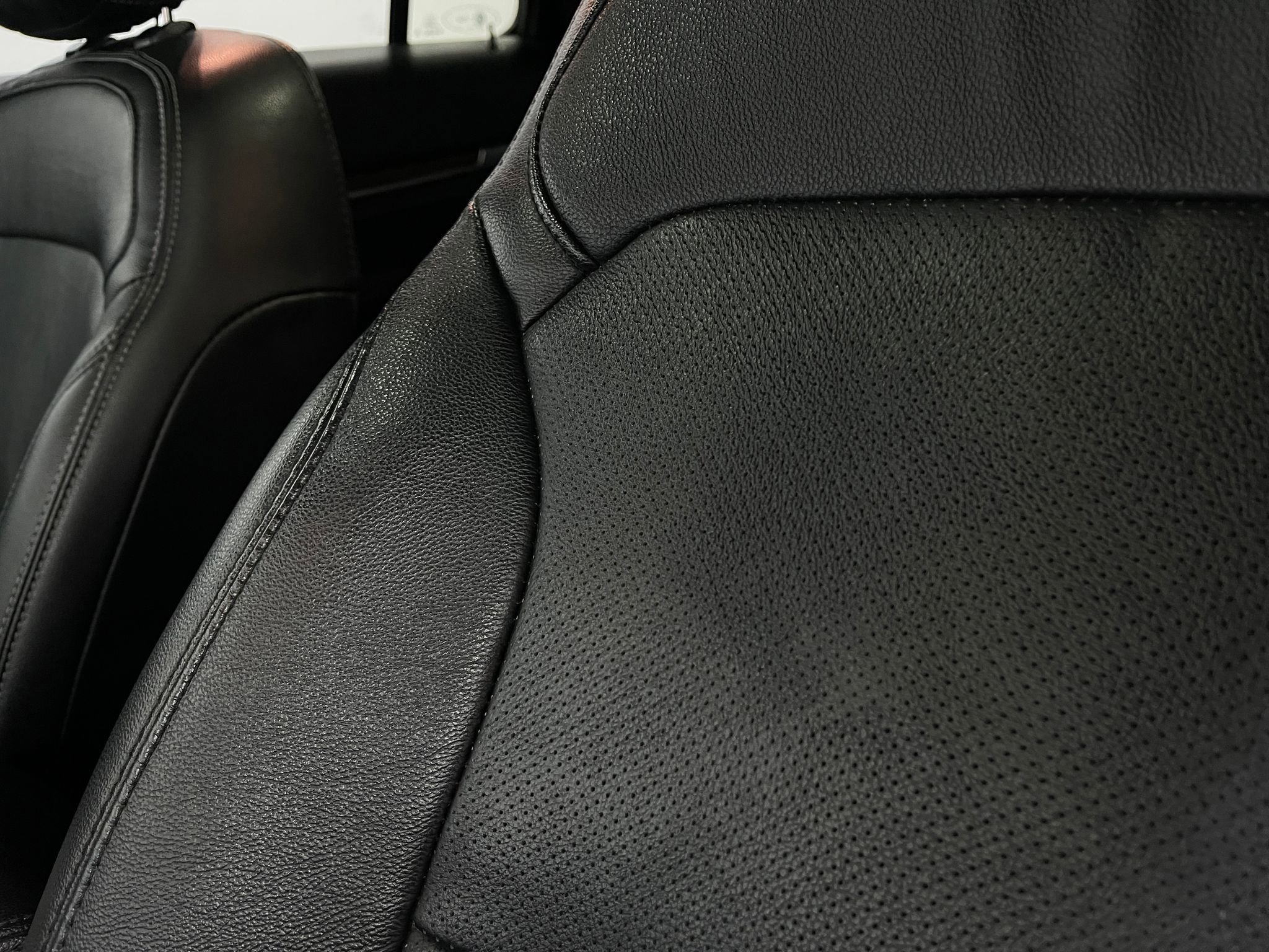 Used 2018 Ford Explorer Limited w/ Equipment Group 301A image 18