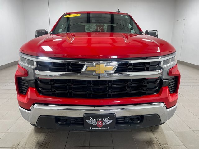 Used 2022 Chevrolet Silverado 1500 LT image 2