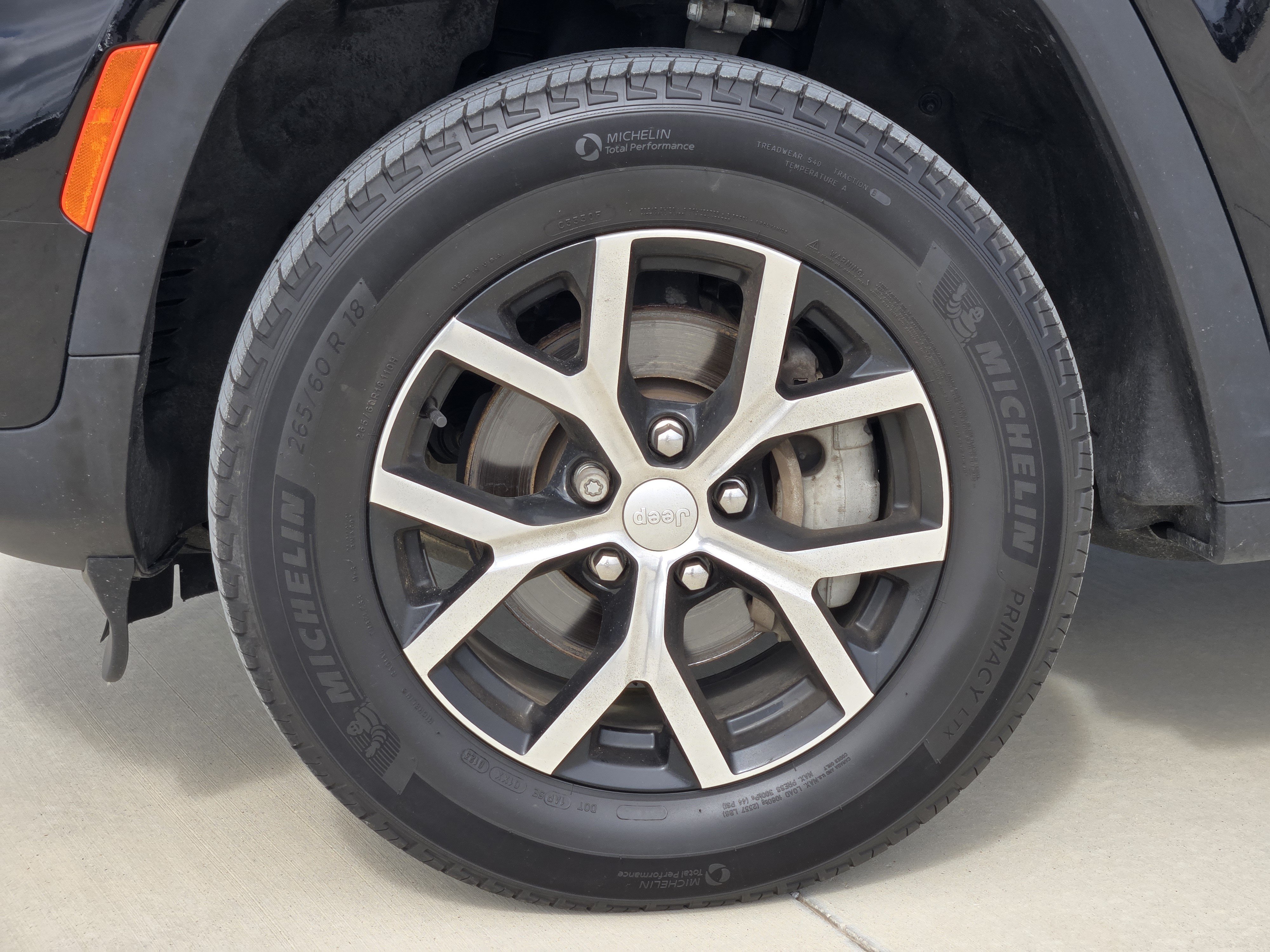 Certified 2023 Jeep Grand Cherokee Limited AWD/4WD image 13